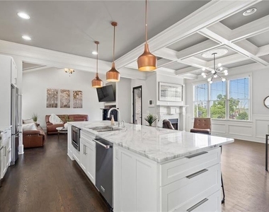 631 Boulevard Ne - Photo Thumbnail 9