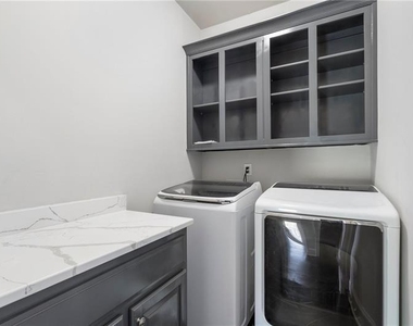 631 Boulevard Ne - Photo Thumbnail 32