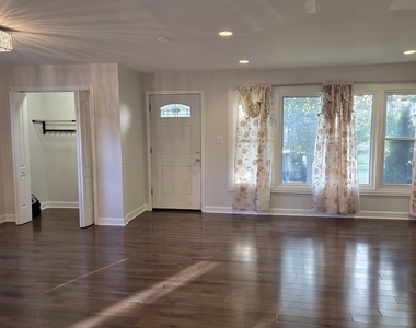 16007 Vine Avenue - Photo Thumbnail 1