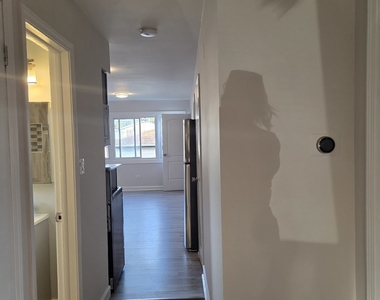 16007 Vine Avenue - Photo Thumbnail 4
