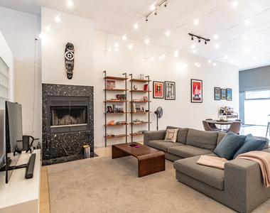 400 N Racine Avenue - Photo Thumbnail 8