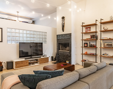 400 N Racine Avenue - Photo Thumbnail 7