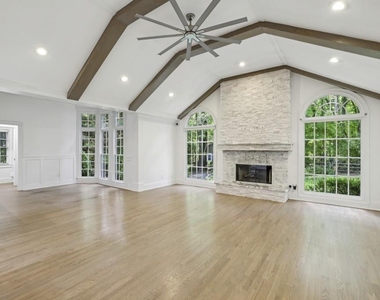 1905 Gainsborough Drive - Photo Thumbnail 28