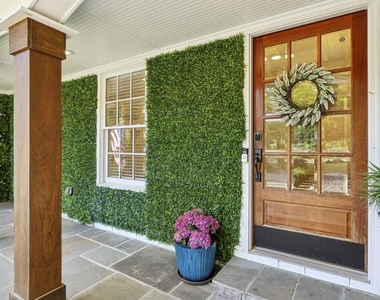 1905 Gainsborough Drive - Photo Thumbnail 11