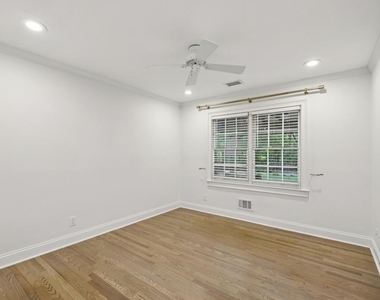 1905 Gainsborough Drive - Photo Thumbnail 42