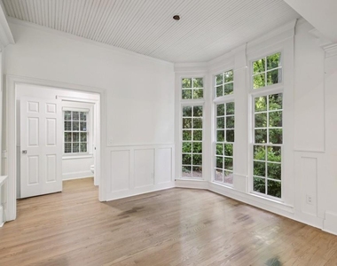 1905 Gainsborough Drive - Photo Thumbnail 26