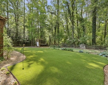 1905 Gainsborough Drive - Photo Thumbnail 6