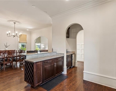 629 Boulevard Ne - Photo Thumbnail 24