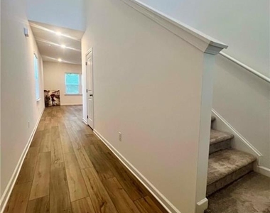 683 Evergreen Road - Photo Thumbnail 8