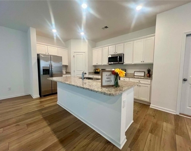 683 Evergreen Road - Photo Thumbnail 13