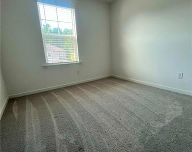 683 Evergreen Road - Photo Thumbnail 35