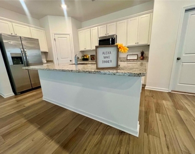 683 Evergreen Road - Photo Thumbnail 14