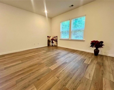 683 Evergreen Road - Photo Thumbnail 23