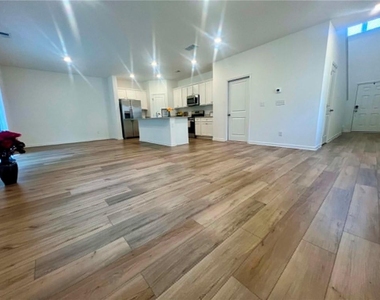 683 Evergreen Road - Photo Thumbnail 10