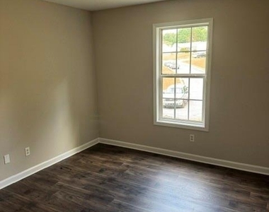 2799 Kristi Beth Court - Photo Thumbnail 8