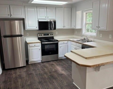 2799 Kristi Beth Court - Photo Thumbnail 4