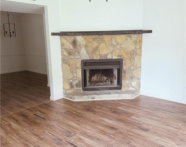 4360 Barrington Place - Photo Thumbnail 2