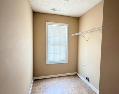 153 Greystone Circle - Photo Thumbnail 25