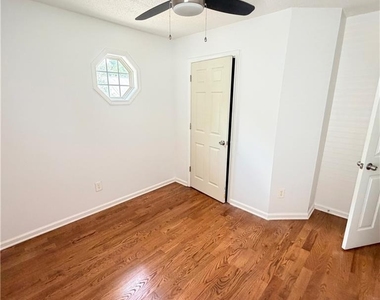 153 Greystone Circle - Photo Thumbnail 21