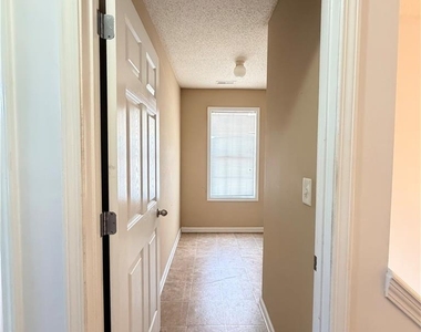153 Greystone Circle - Photo Thumbnail 24