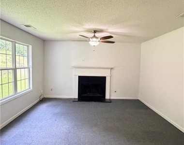 153 Greystone Circle - Photo Thumbnail 8