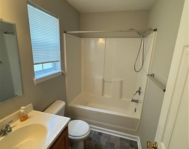 61 W Sellers Street - Photo Thumbnail 6
