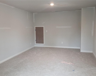 121 Valimar Drive - Photo Thumbnail 16