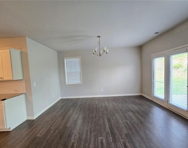 121 Valimar Drive - Photo Thumbnail 4