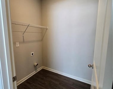 121 Valimar Drive - Photo Thumbnail 18