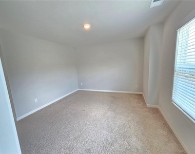 121 Valimar Drive - Photo Thumbnail 13