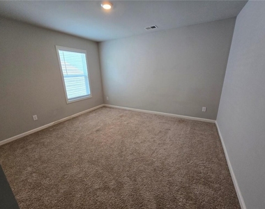 121 Valimar Drive - Photo Thumbnail 17