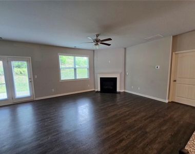 121 Valimar Drive - Photo Thumbnail 3