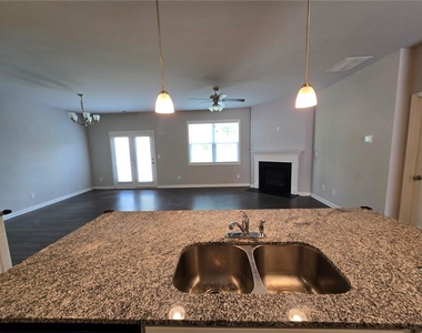 121 Valimar Drive - Photo Thumbnail 5