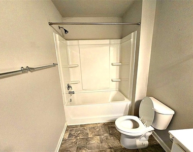 121 Valimar Drive - Photo Thumbnail 15