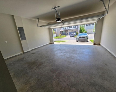 121 Valimar Drive - Photo Thumbnail 20
