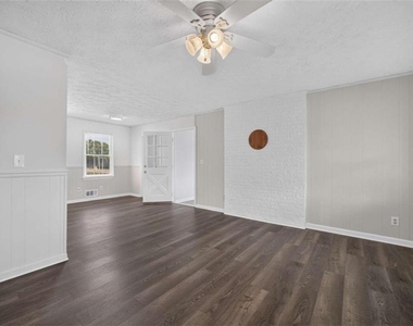 2591 Doc Hughes Road - Photo Thumbnail 9