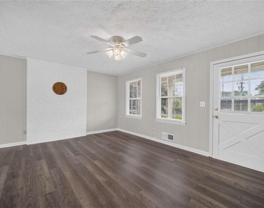 2591 Doc Hughes Road - Photo Thumbnail 7