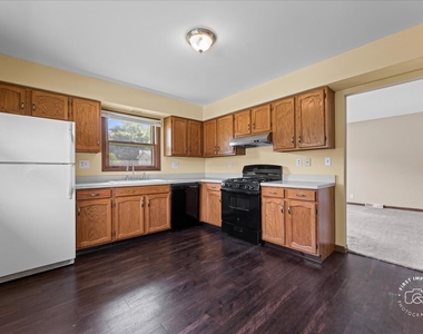 1201 Johnston Drive - Photo Thumbnail 6