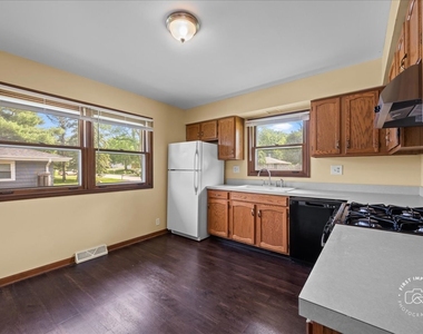 1201 Johnston Drive - Photo Thumbnail 7