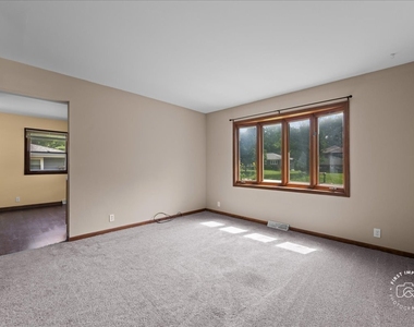 1201 Johnston Drive - Photo Thumbnail 4