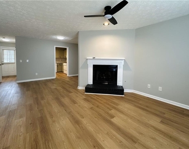 1016 Kennesborough Road Nw - Photo Thumbnail 5