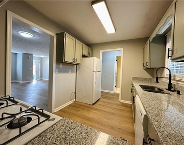 1016 Kennesborough Road Nw - Photo Thumbnail 15