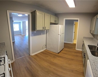 1016 Kennesborough Road Nw - Photo Thumbnail 14