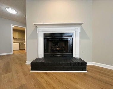 1016 Kennesborough Road Nw - Photo Thumbnail 6