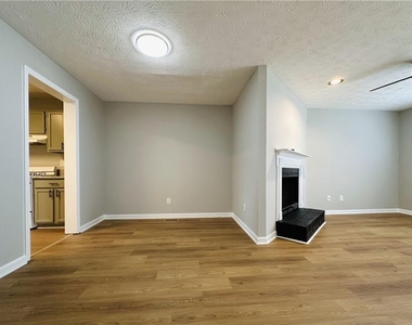 1016 Kennesborough Road Nw - Photo Thumbnail 10