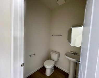 2243 Horseshoe Circle - Photo Thumbnail 15