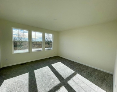 2243 Horseshoe Circle - Photo Thumbnail 14