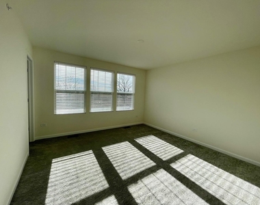 2243 Horseshoe Circle - Photo Thumbnail 17