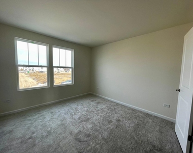 2243 Horseshoe Circle - Photo Thumbnail 7