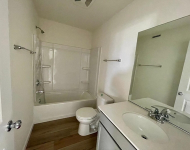 2243 Horseshoe Circle - Photo Thumbnail 10